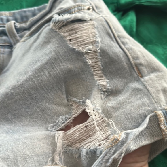 Old Navy Jean Shorts Distressed Size 0 - Picture 4 of 6